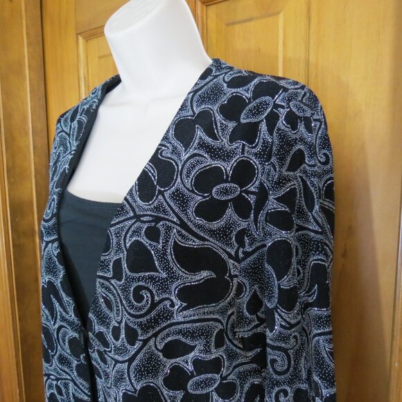 Alex Evenings Black/White/Silver Knit Top Metallic Thread Size Petite Medium - Picture 3 of 9